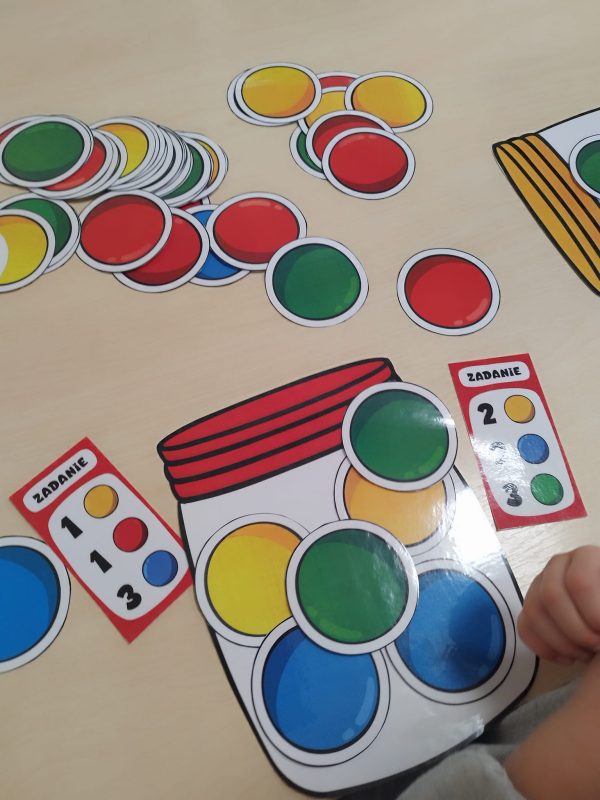 Matematyczne zabawy z piłeczkami - obrazek 2